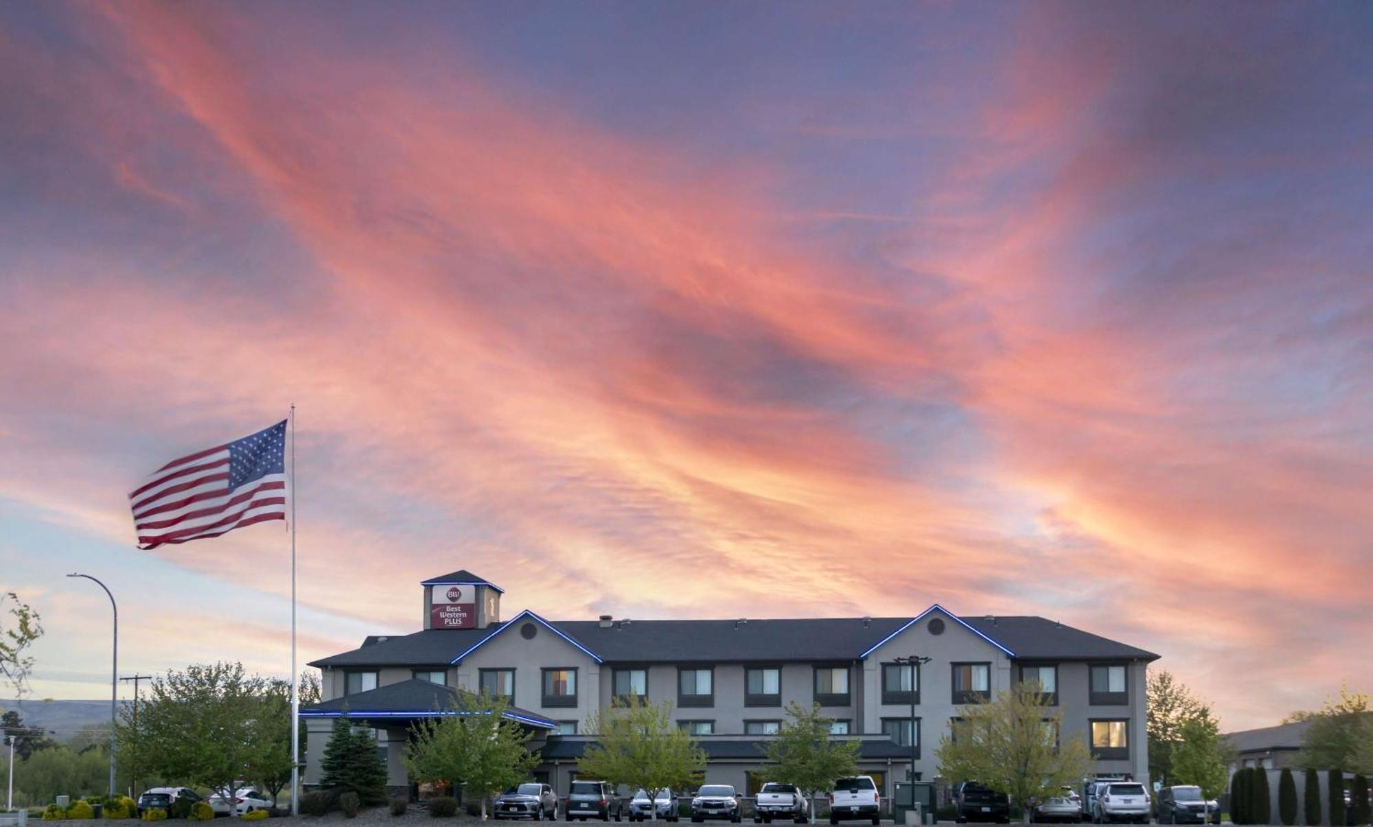 Best Western Plus Ellensburg Hotel Exterior photo